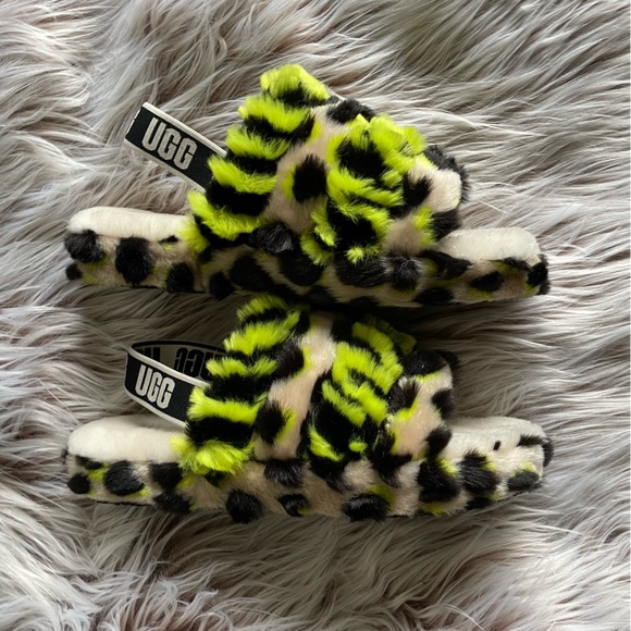 NWOT Ugg Fluff Yeah Green Animal Print Sandals - Picture 4 of 9